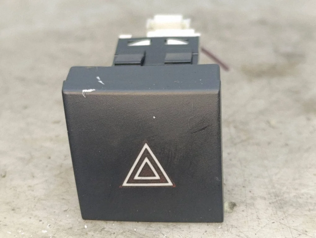 Hazard light switch 96662380ZE