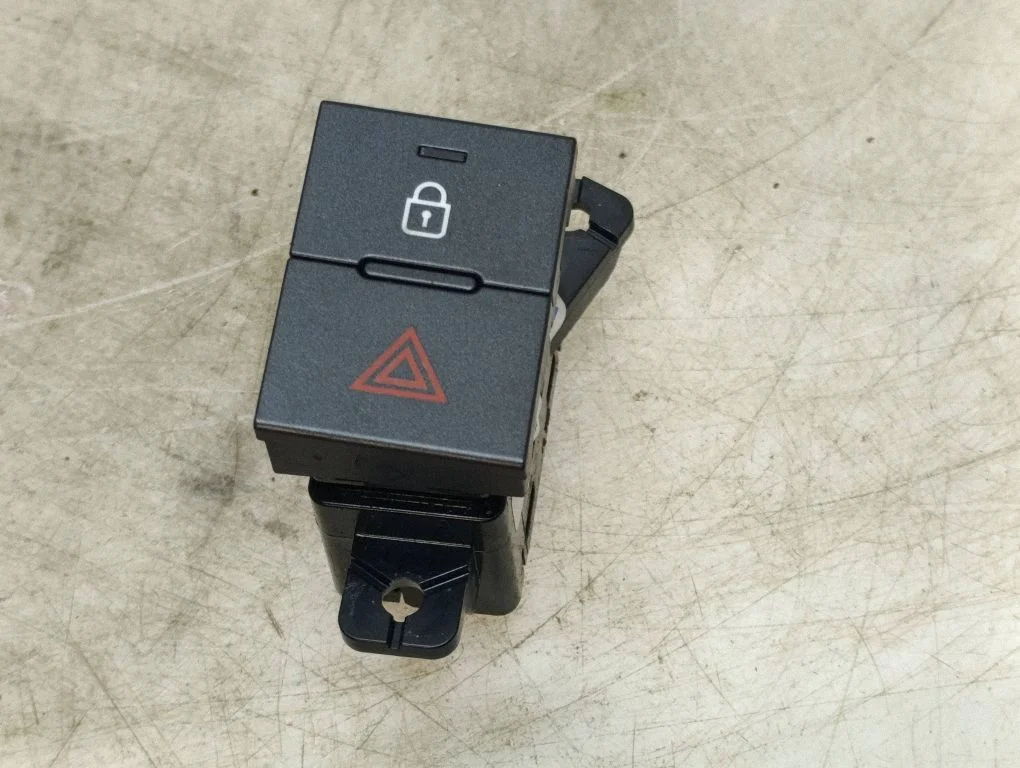 Hazard light switch 93790Q0900