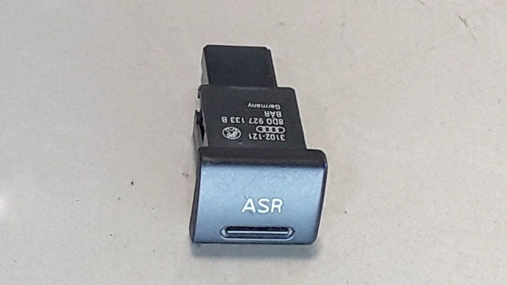 Veojõukontrolli (ASR) lüliti – Audi A4 S4 B5 8D (1994-1999)