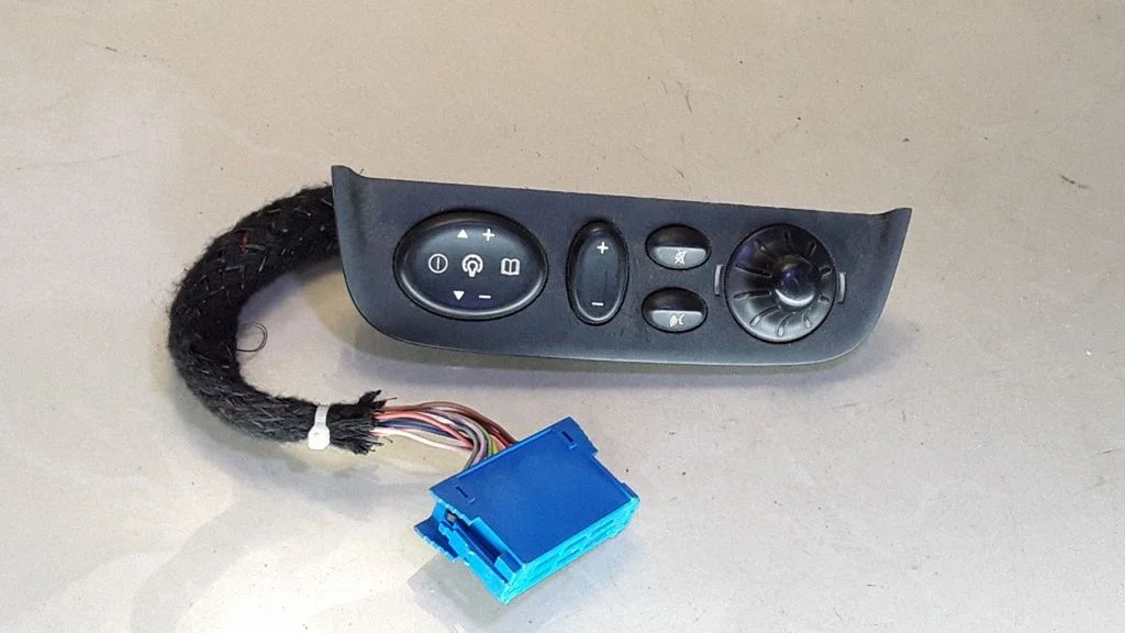Sound control switch – Renault Scenic I (1996-2003)