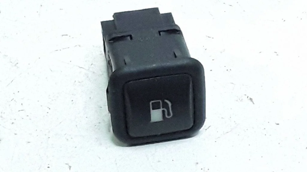 Fuel tank opening switch – Volkswagen Passat B5 (1997-2000)
