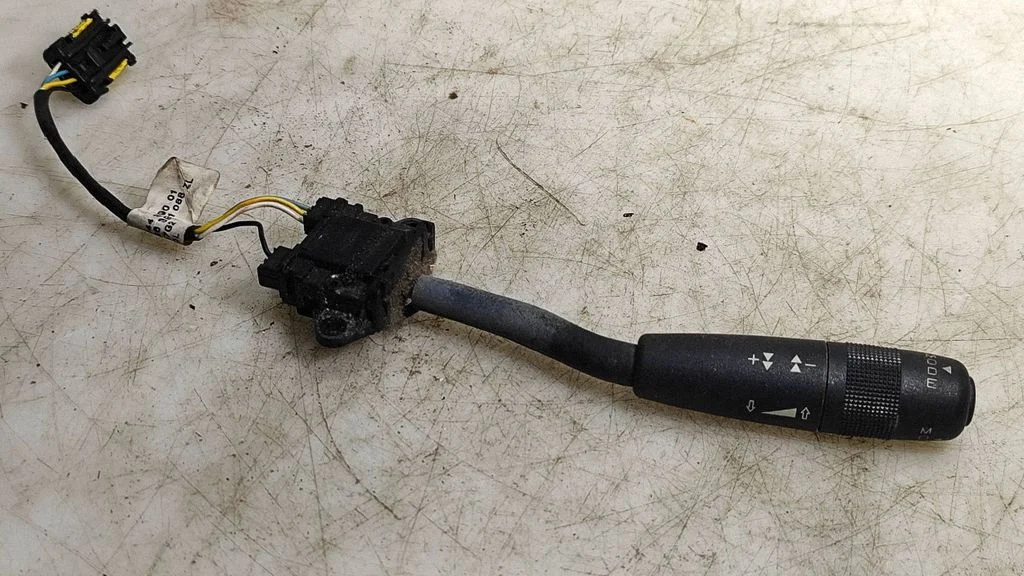 Multifunctional control switch/knob