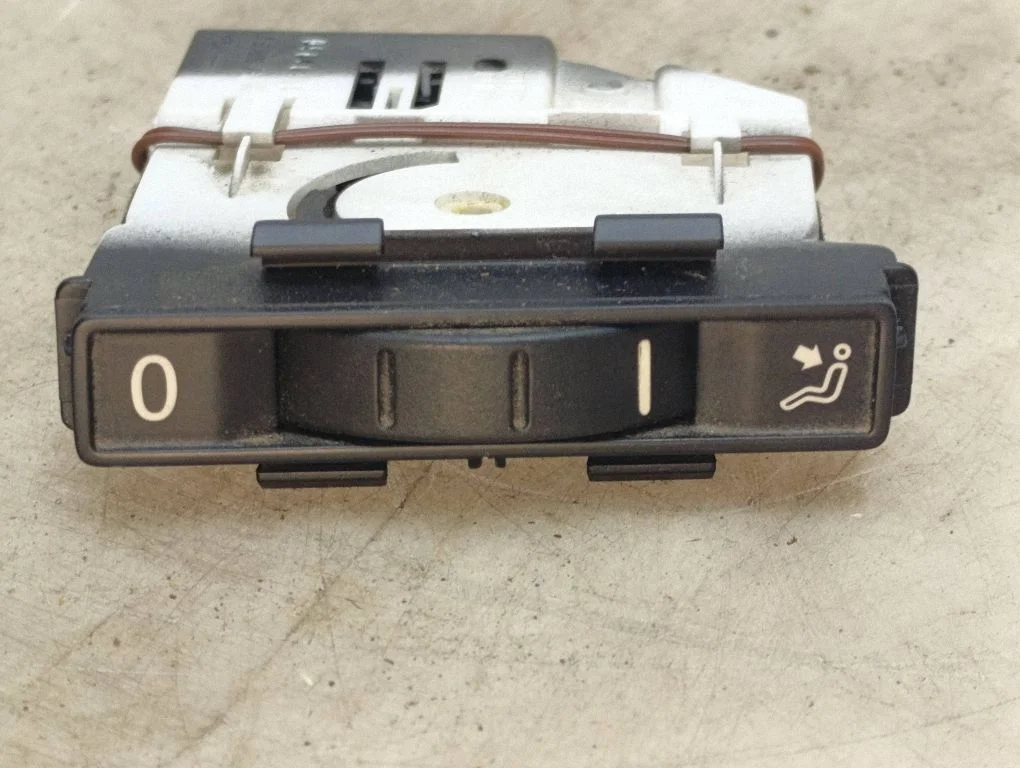 Interior fan control switch – Volkswagen Touareg I (2002-2010)