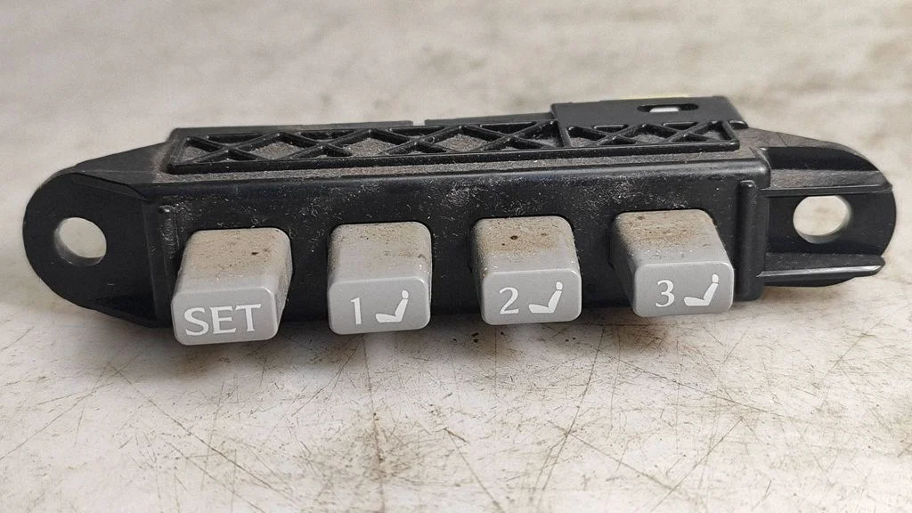 Przełącznik pamięci foteli – Lexus IS 220D-250-350 (2006-2013)