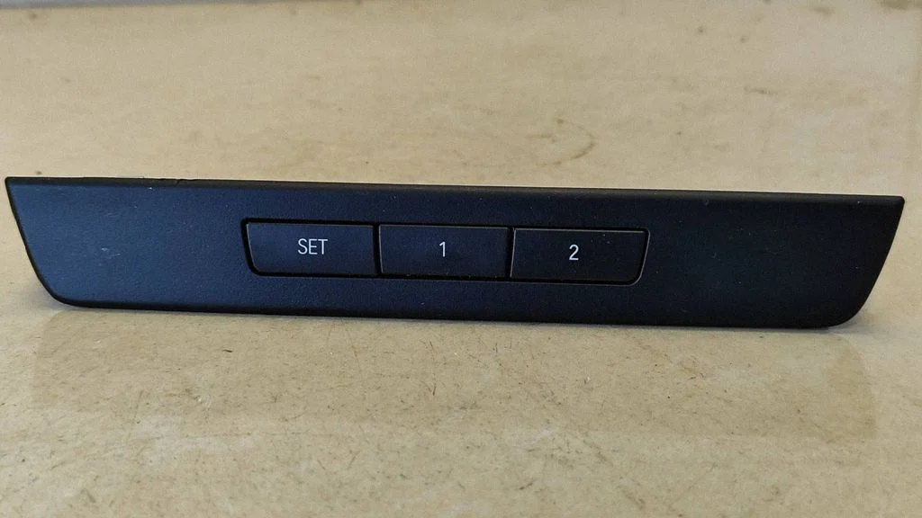 Seat memory switch – BMW 7 Series F01 F02 F03 F04 (2008-2016)