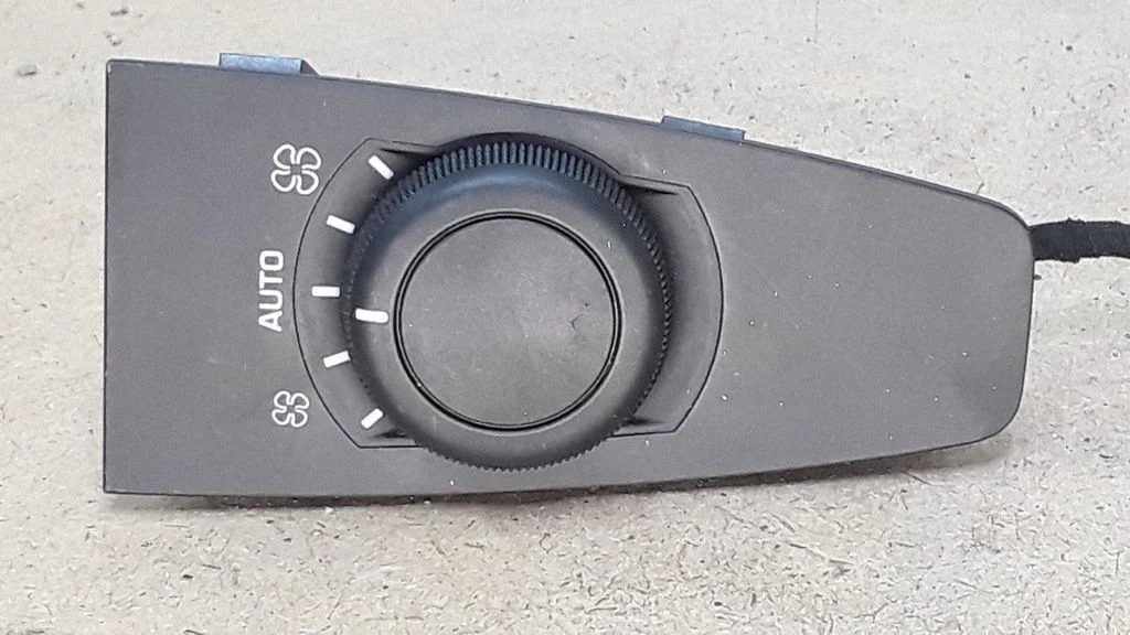 Interior fan control switch – Citroen C4 I (2004-2010)