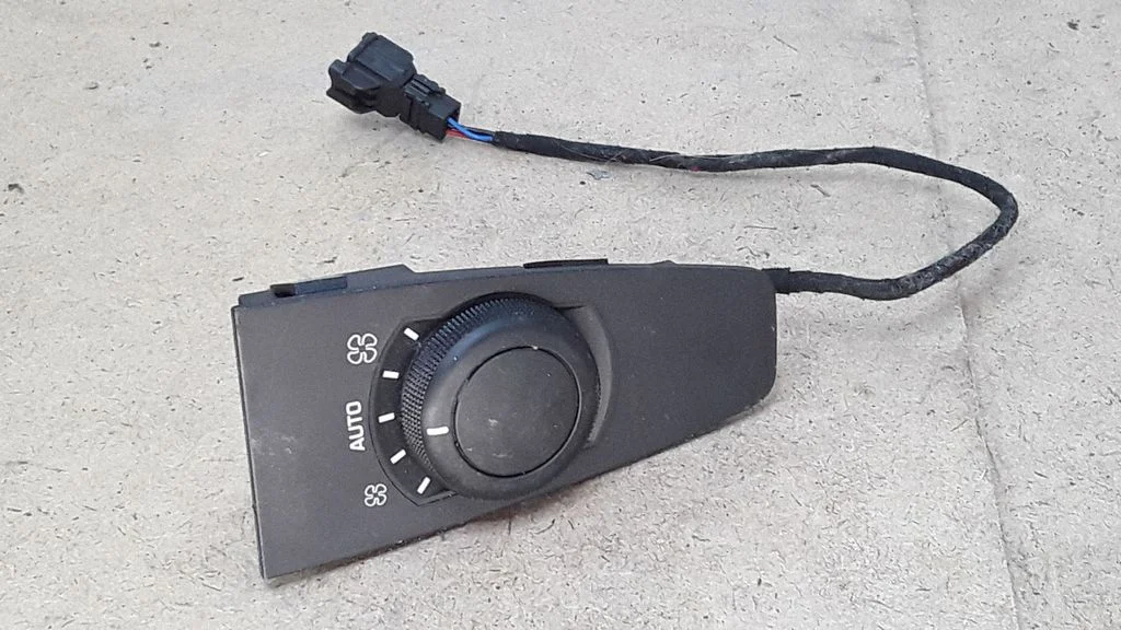 Interior fan control switch – Citroen C4 I (2004-2010)