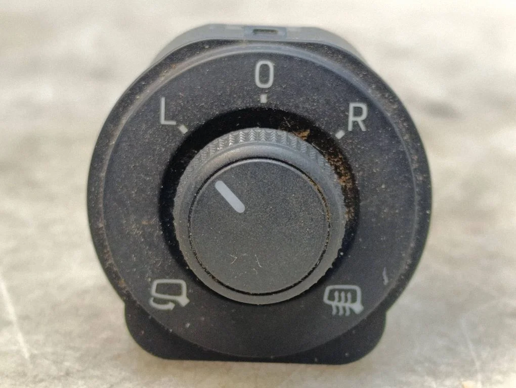 Przełącznik lusterek 3V0959565C