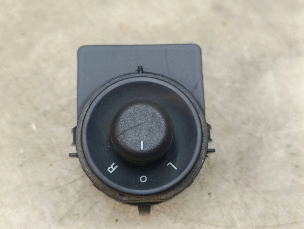 Küljepeeglite lüliti – Opel Astra J (2010-2015)