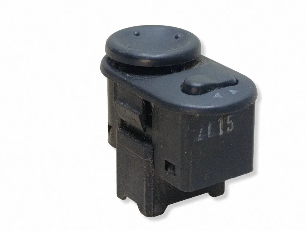 Wing mirror switch