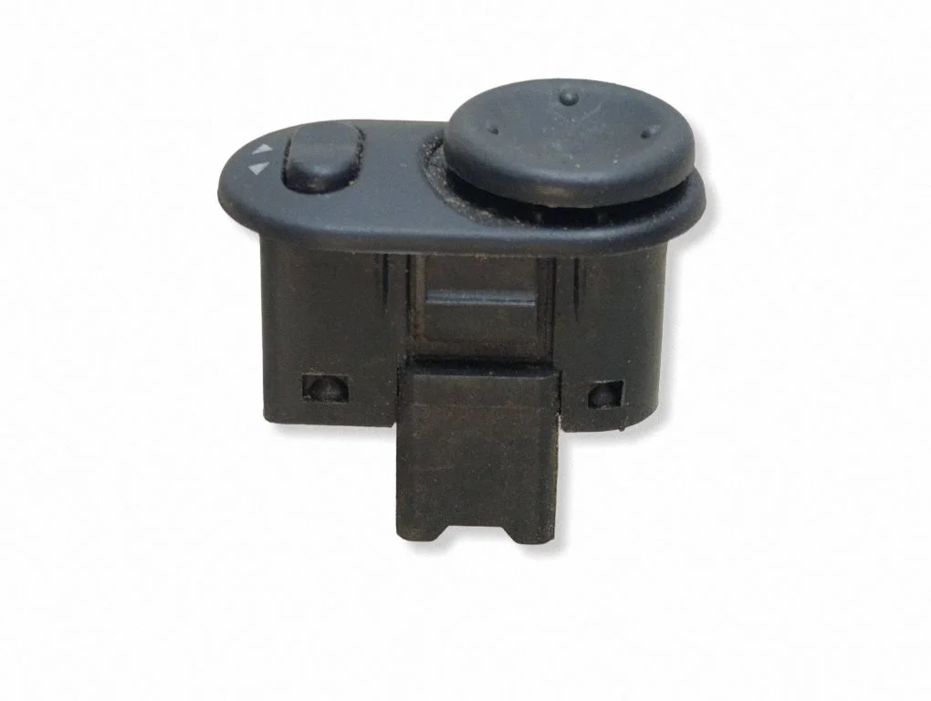 Wing mirror switch