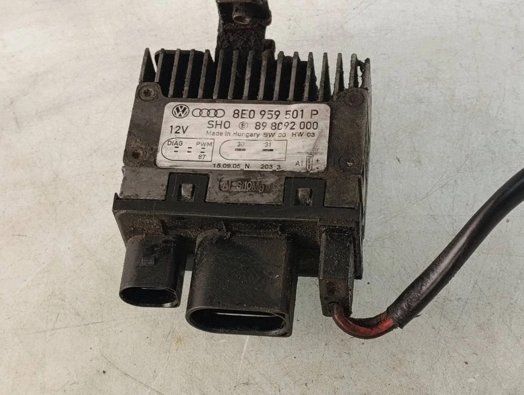 Coolant fan relay – Audi A4 S4 B7 8E 8H (2005-2008)