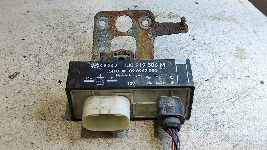 Coolant fan relay – Skoda Fabia Mk1 (6Y) (1999-2007)