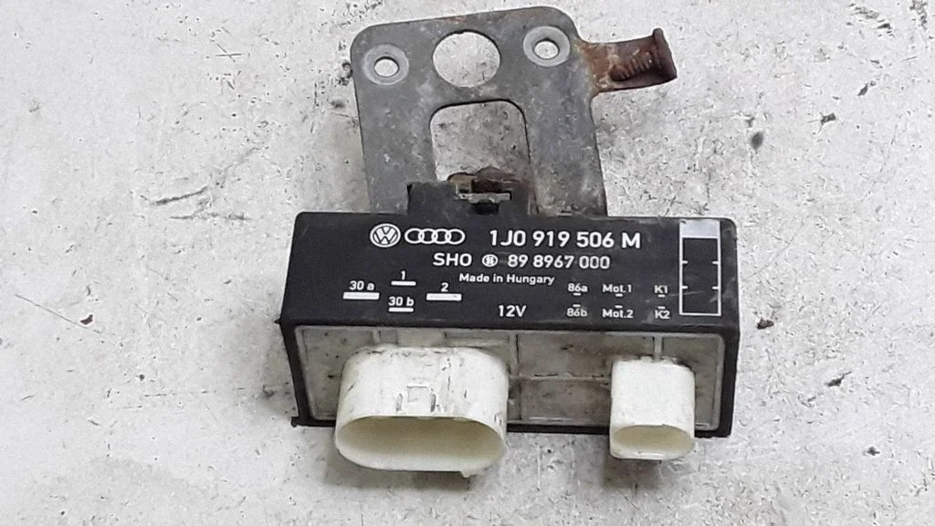 Coolant fan relay – Skoda Fabia Mk1 (6Y) (1999-2007)