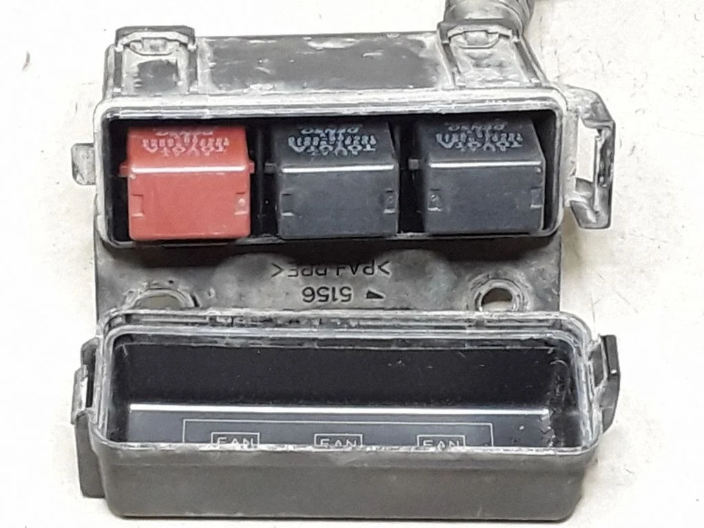 Releede paigaldusplokk – Toyota Corolla Verso E121 (2001-2004)