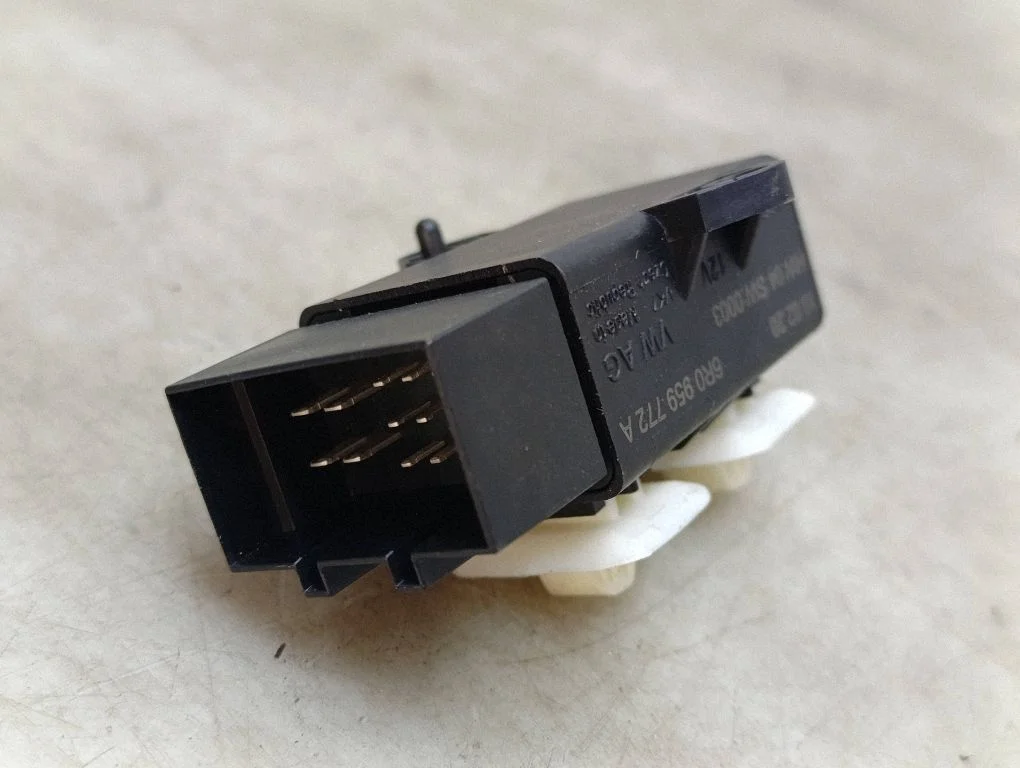 Seat heating relay – Volkswagen e-Up (2016-)