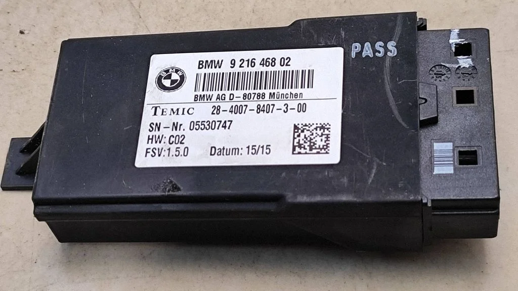 Seat heating relay – BMW 7 Series F01 F02 F03 F04 (2008-2016)