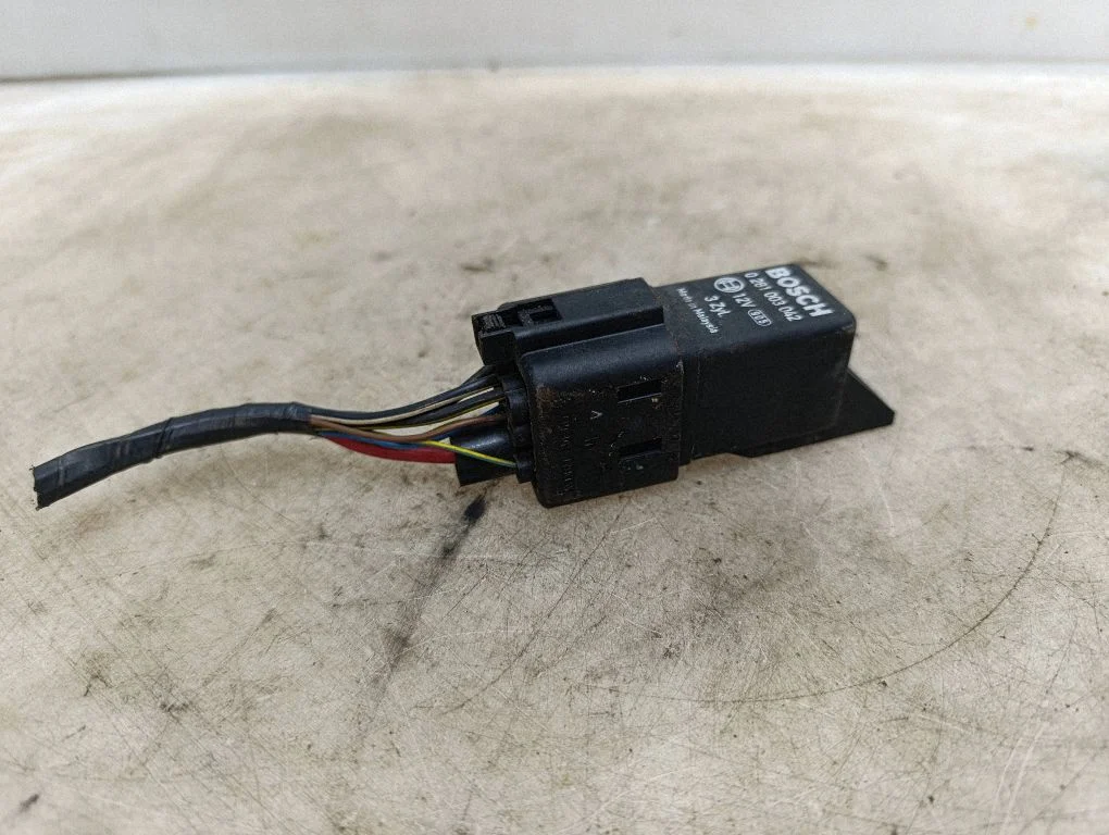 Glow plug pre-heat relay – Skoda Roomster (5J) (2006-2015)