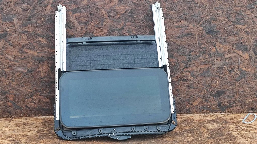 Sunroof set – Mitsubishi Outlander (2007-2012)