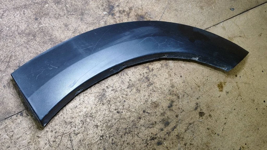 Rear arch trim 9800769