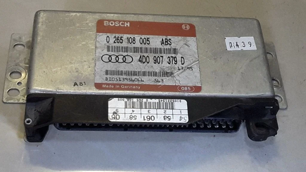 ABS-juhtplokk – Audi A4 S4 B5 8D (1994-1999)