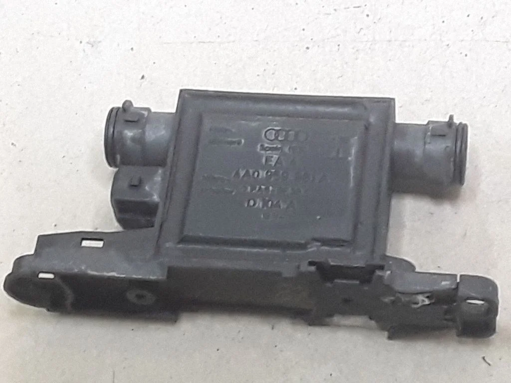 Door central lock control unit/module – Audi A3 S3 8L (1996-2003)