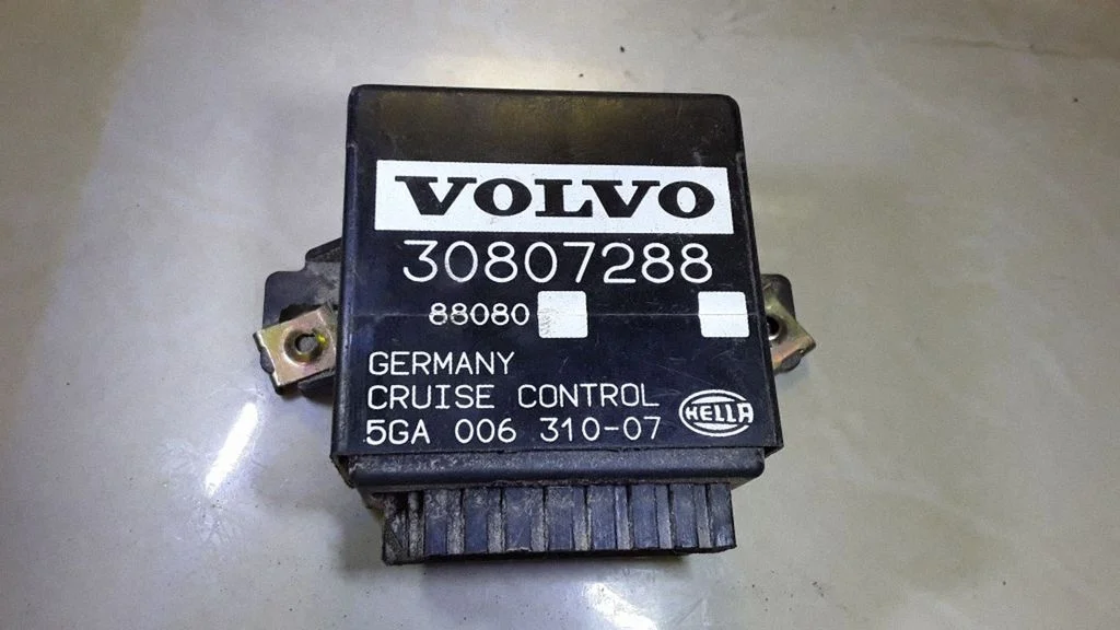 Cruise control unit/module – Volvo S40, V40 (1995-2004)