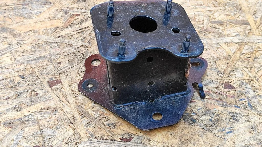 Tagumise kaitseraua löögisummuti – Nissan Qashqai J12 (2021-)