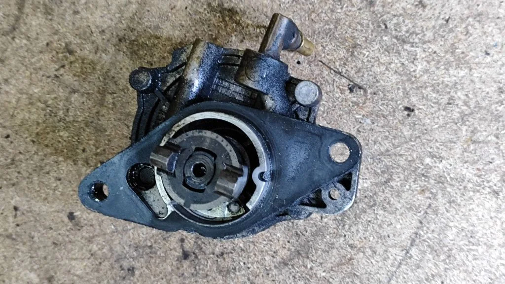 Vacuum pump – Opel Corsa C (2000-2006)