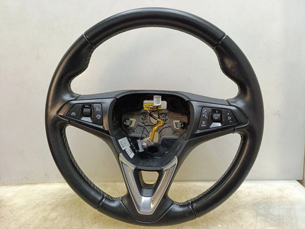 Steering wheel 39058749