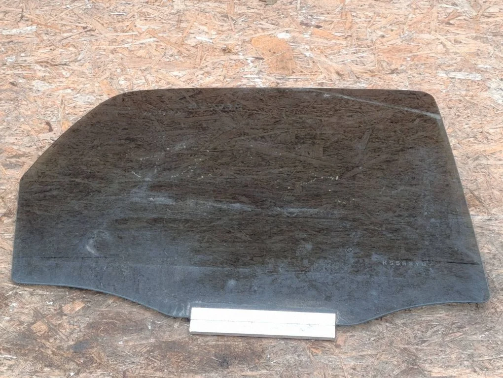 Rear door window glass 43R000265