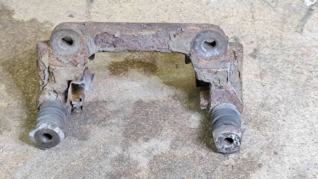 Brake caliper pad carrier rear – Toyota Avensis T250 (2006-2009)