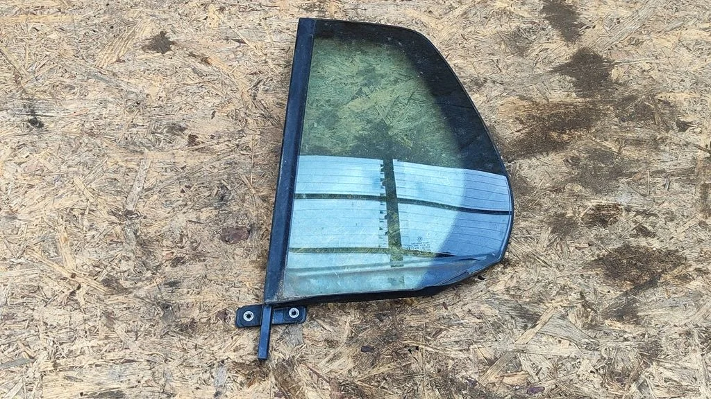 Rear vent window glass – Skoda Octavia Mk2 (1Z) (2004-2013)