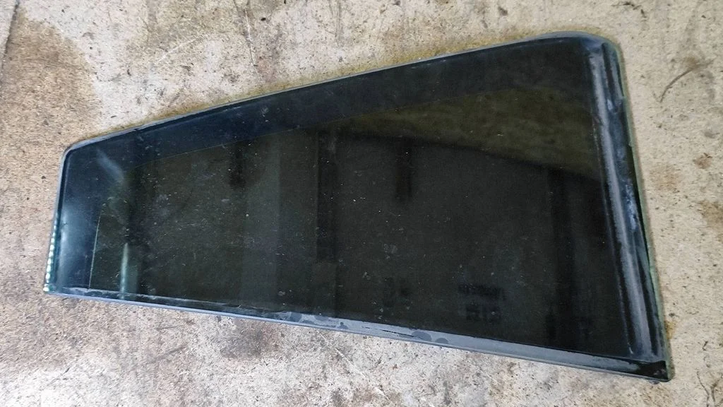 Rear vent window glass – Opel Vectra C (2002-2005)