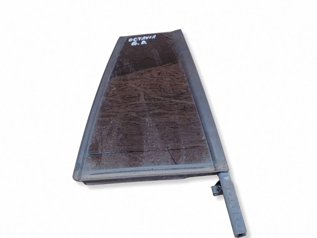 Front door vent window glass four-door – Skoda Octavia Mk3 (5E) (2013-2019)