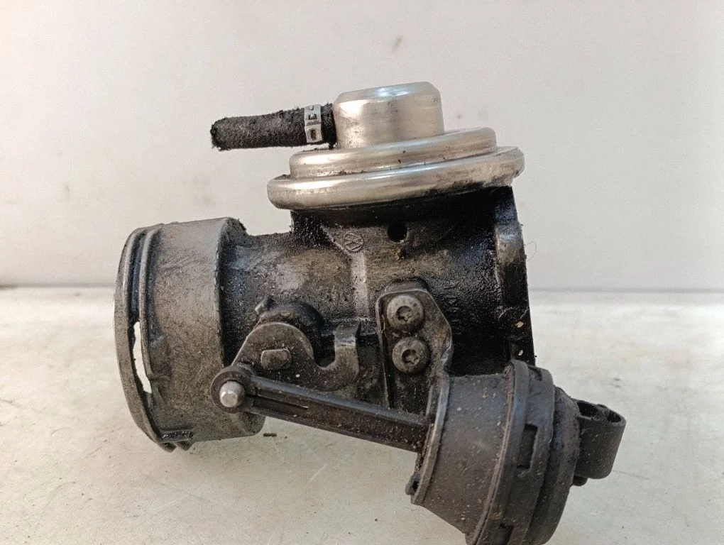 EGR valve 038131501AA