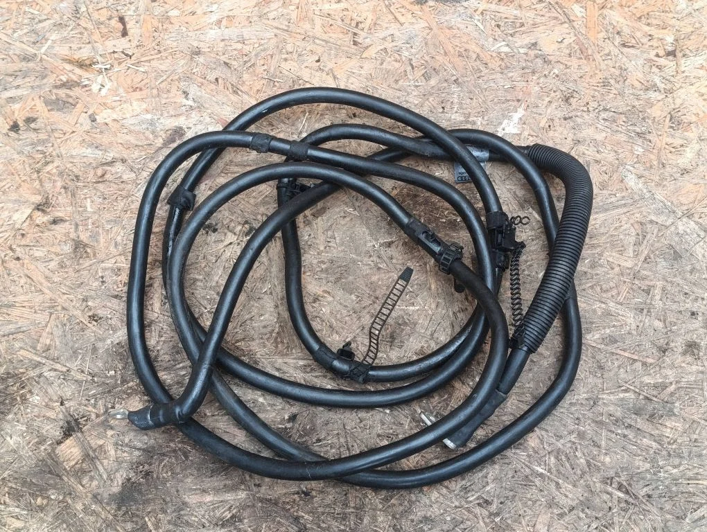 Positive cable (battery) – Audi A6 Allroad C6 (2006-2011)