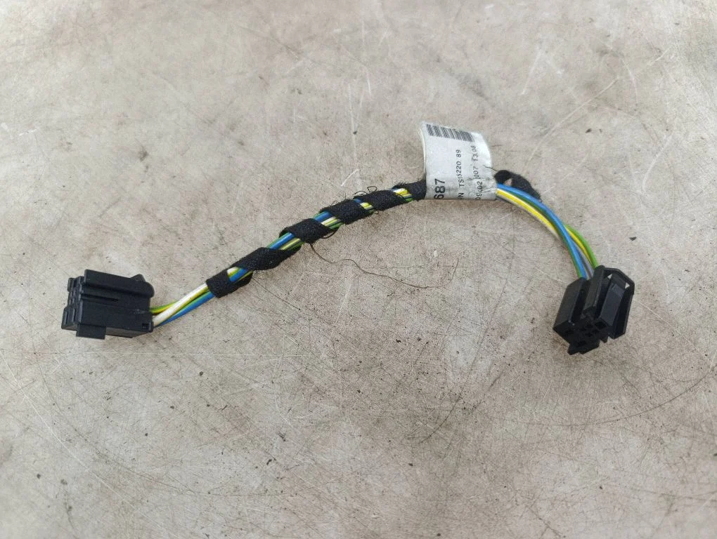Esiukse juhtmestik 4F0971687