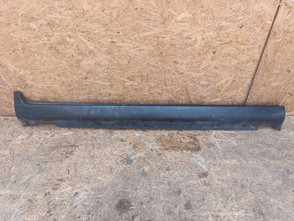 Sill 877402B000