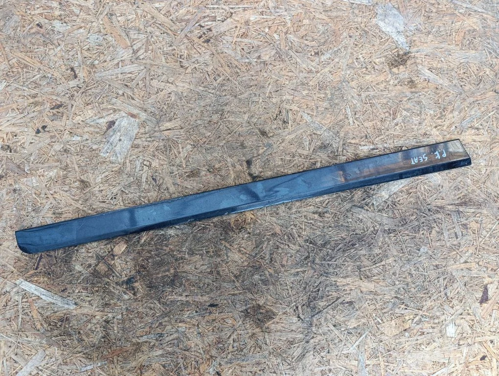 Front door trim (molding) – left