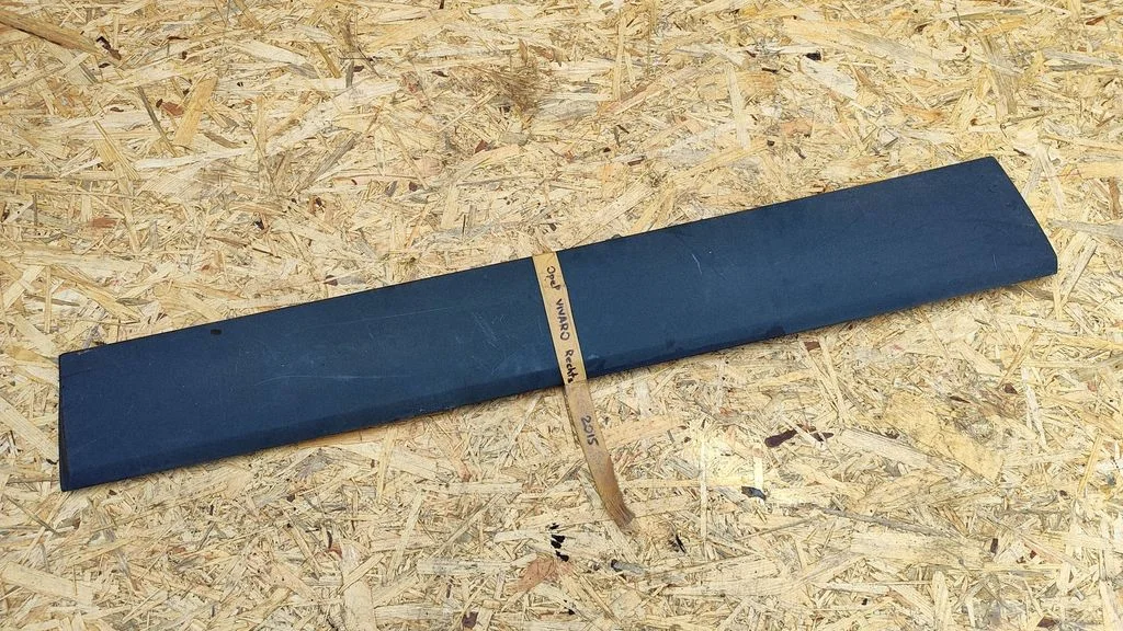 Sliding door trim (molding) – Opel Vivaro (2014-2018)
