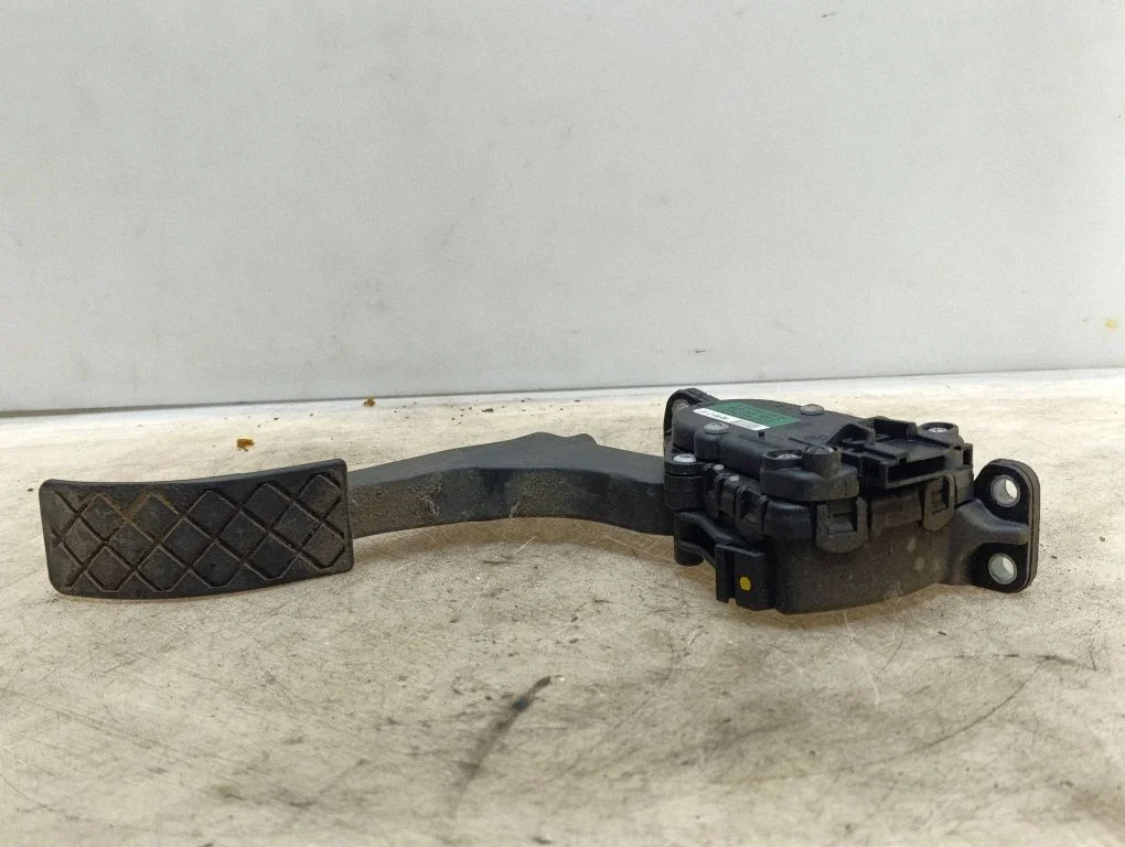 Accelerator throttle pedal 6PV00849601