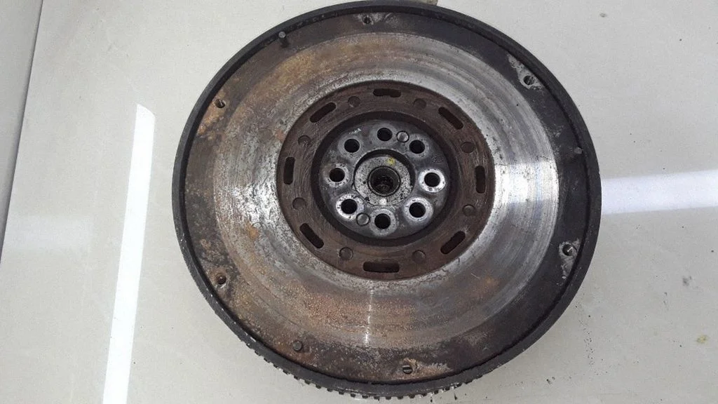 Dual mass flywheel