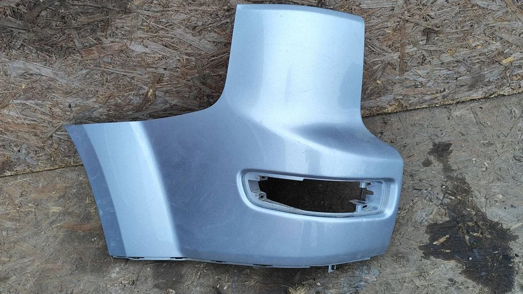 Rear bumper corner part panel trim