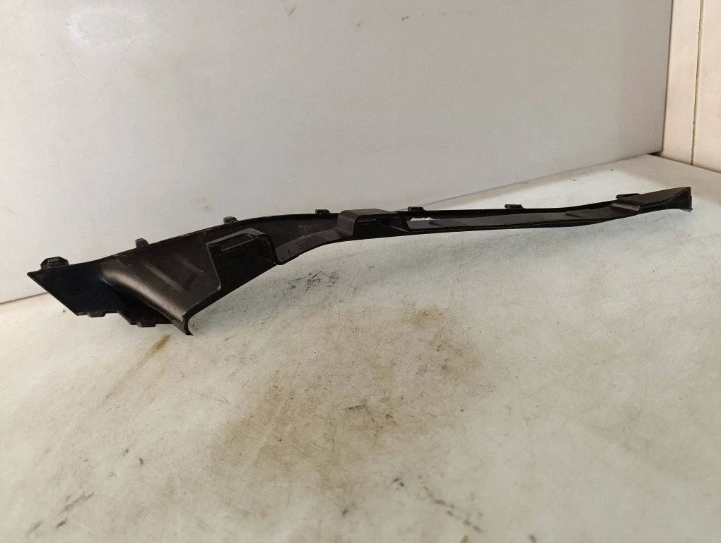 Under headlight/headlamp trim – Cupra Born (2021-)