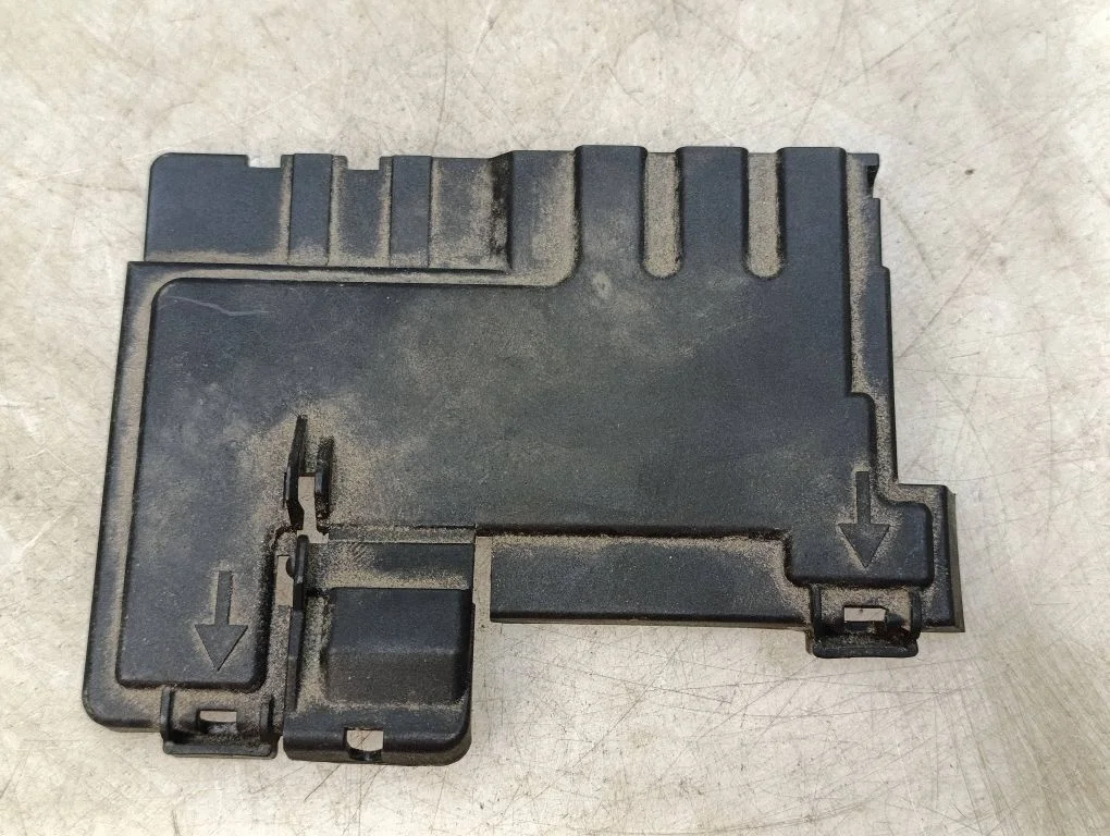 Fuse box cover – Volkswagen e-Up (2016-)