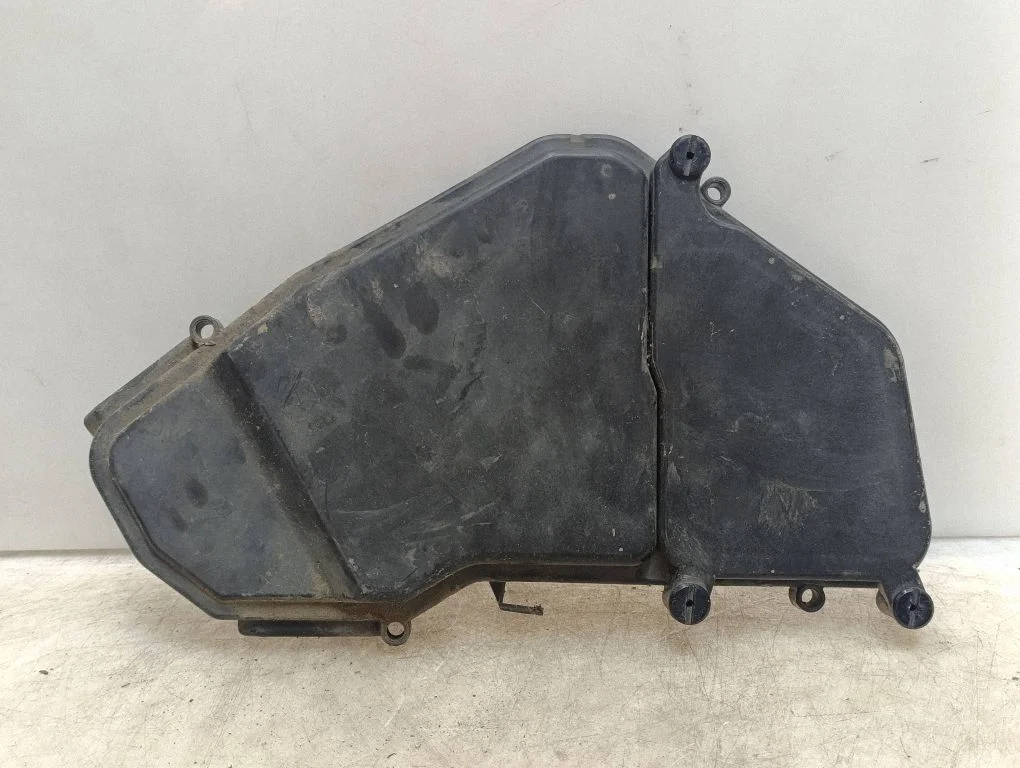 Fuse box cover – Volkswagen Touareg I (2002-2010)
