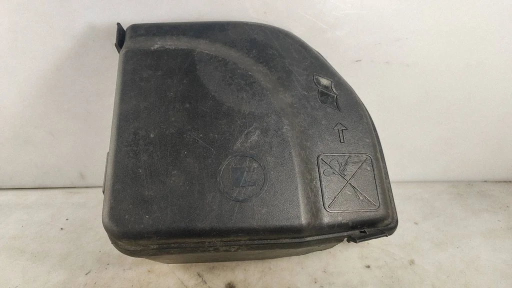 Fuse box cover – Peugeot 308 (2007-2013)