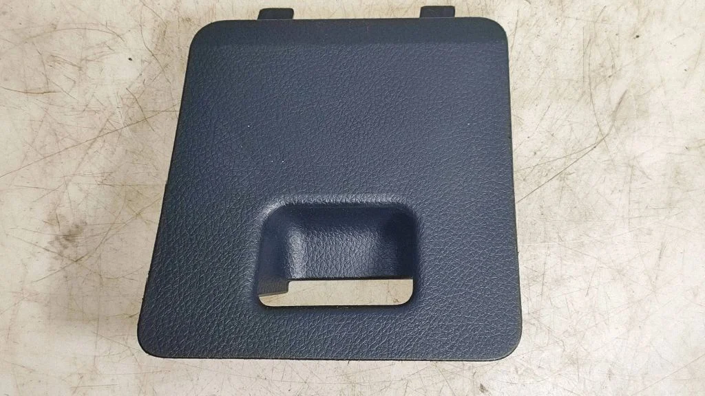 Fuse box cover – Nissan Murano Z50 (2002-2008)