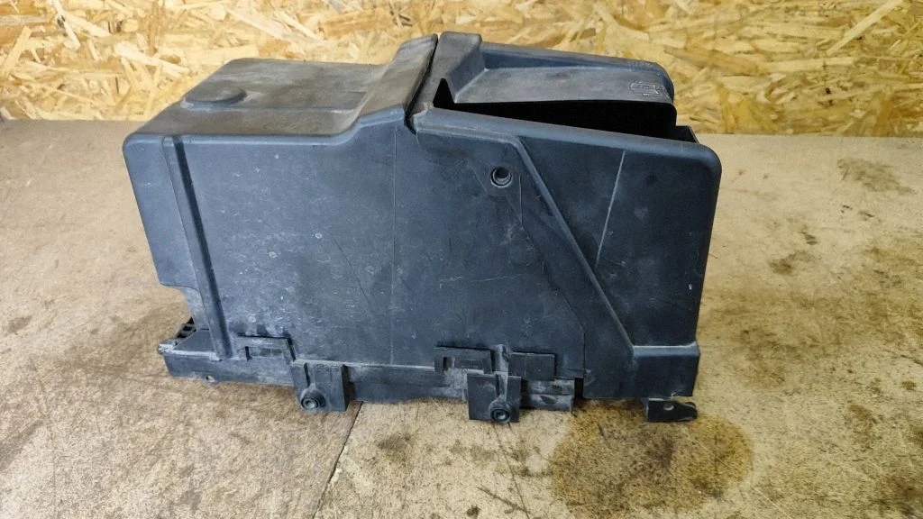 Aku kast – Ford Mondeo MK IV (2007-2014)